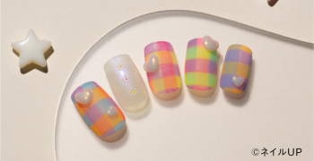 カラフルマドラスチェックネイル